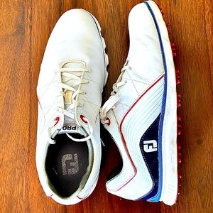 Golf shoes